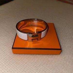 Hermés ClicClac Bracelet in White - Size GM